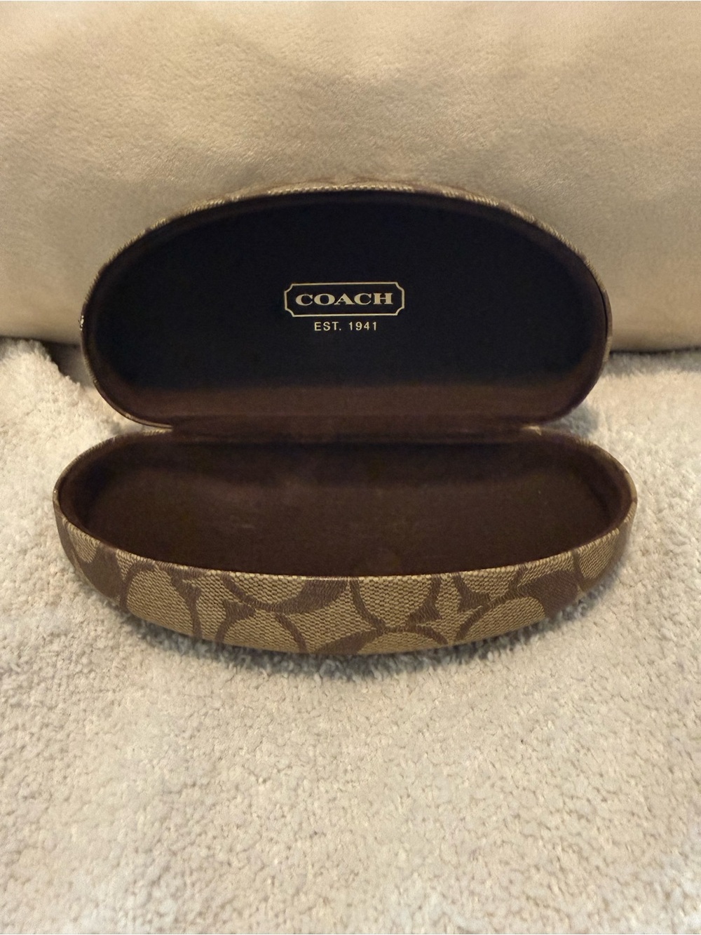 COACH  Case in Brown